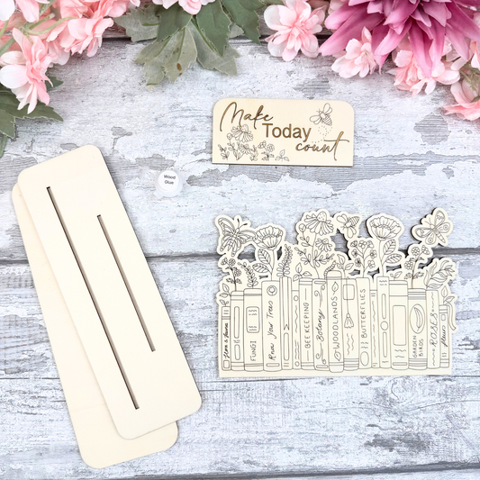 Books & Florals Quote Stand