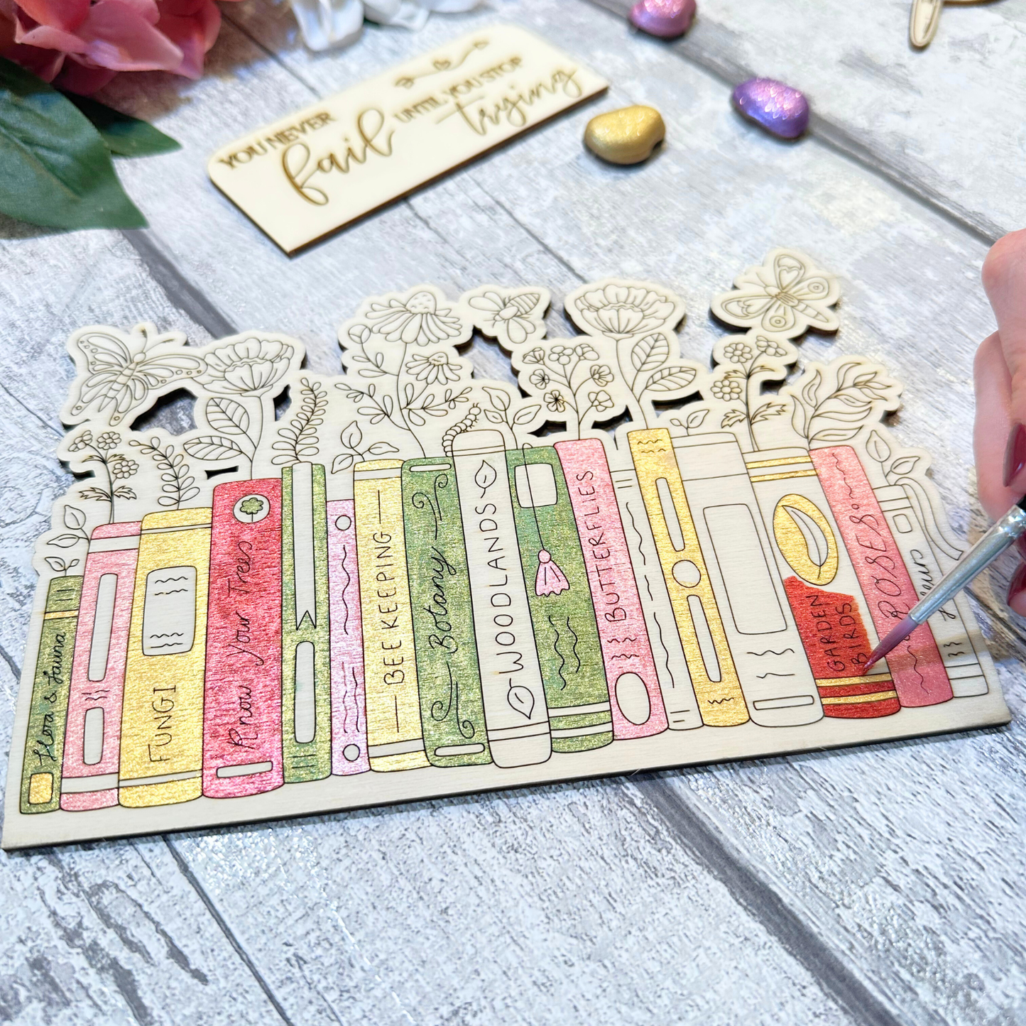 Books & Florals Quote Stand