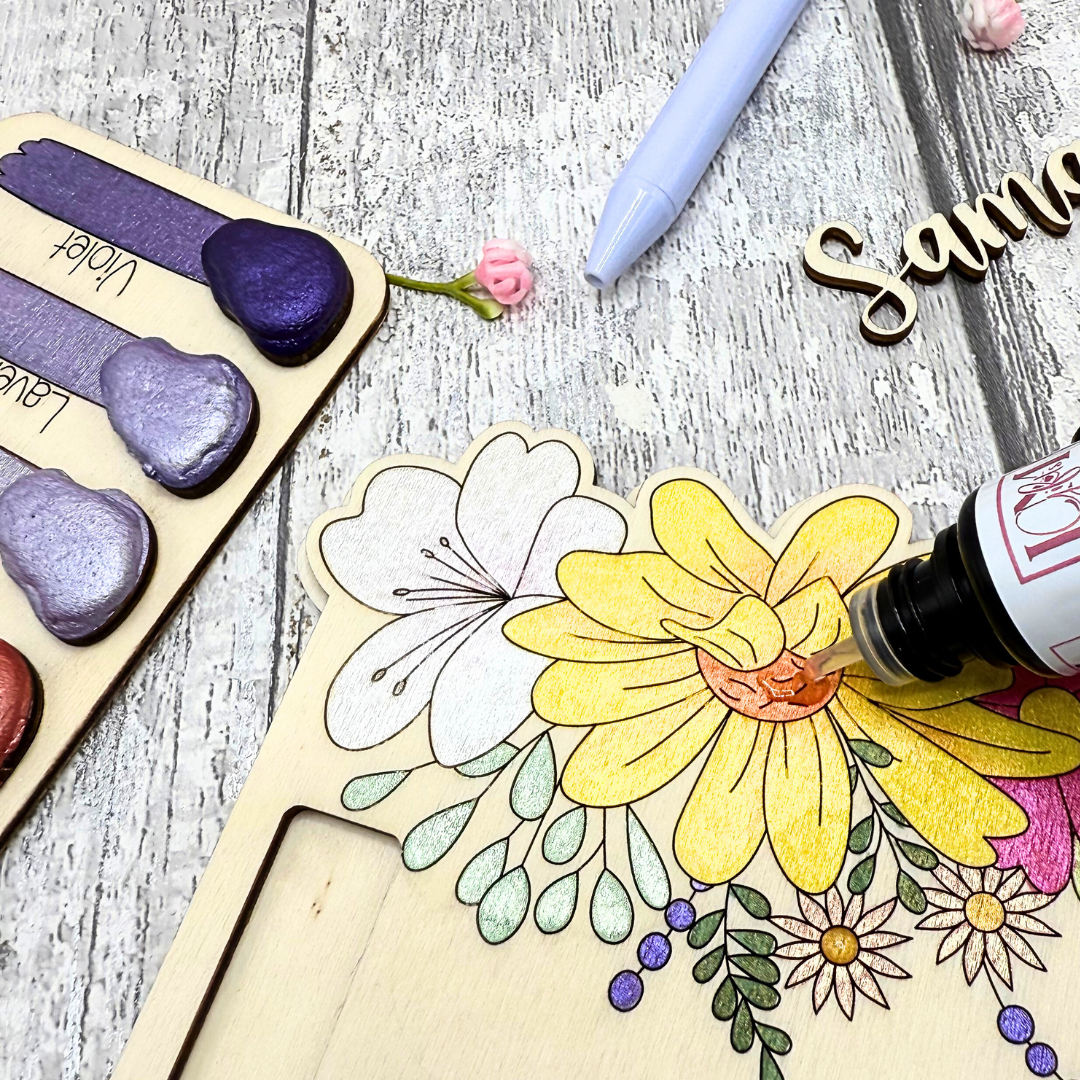 Daisy Delight Personalised Notepad Holder – Paintable Wooden Desk Accessory