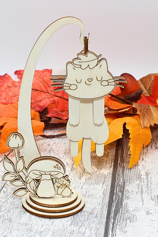 Autumn Wiggly Cat Hanger