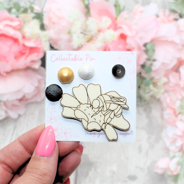 Mystery Gift - Pin and 3 paint Dots (one per customer)