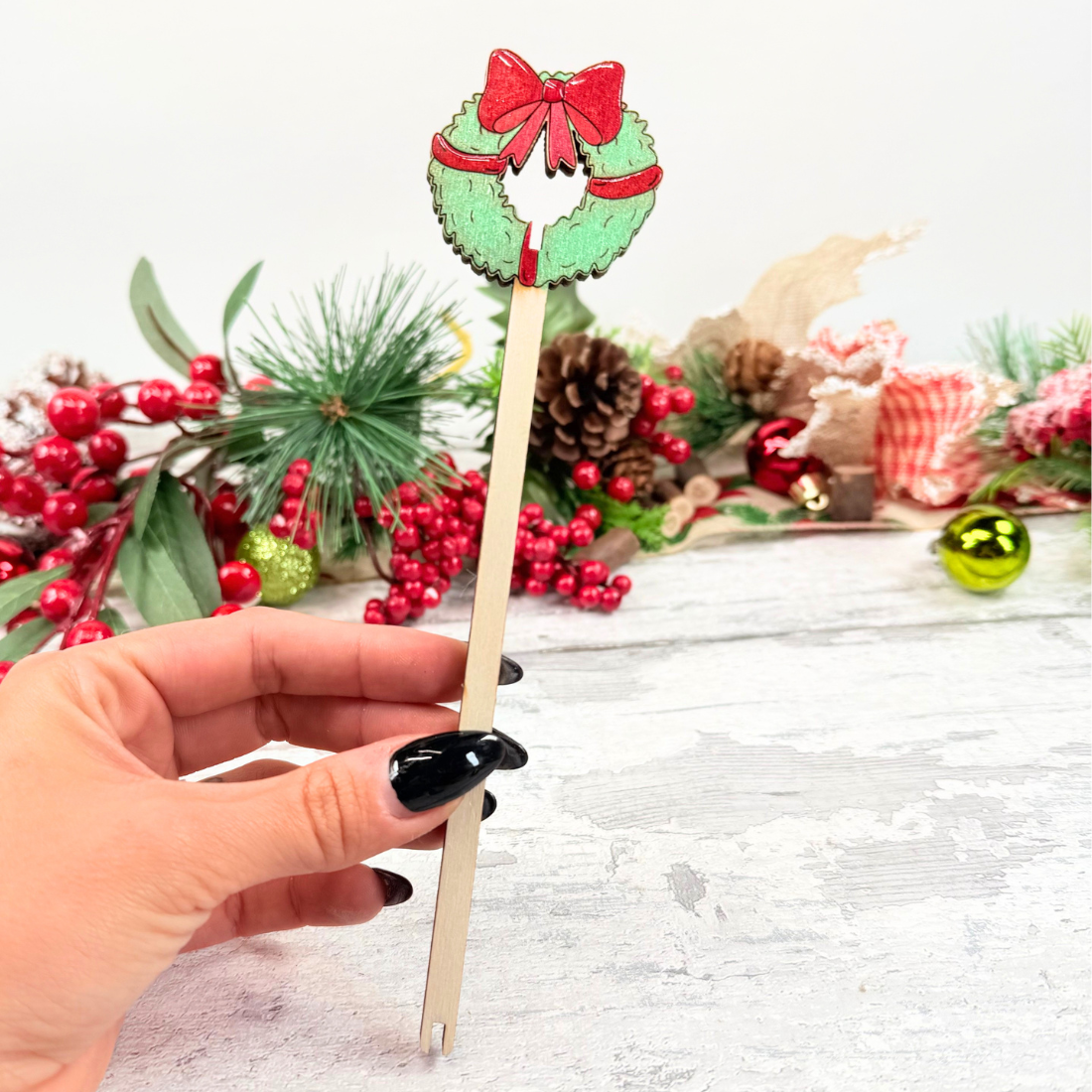 Pipe Cleaner Wreath Maker Kit